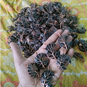 Collar con colgante de árbol de la vida hecho a mano con un diseño de Luna para artesanías de piedras semipreciosas ¡ya a la venta! - Product Image 3