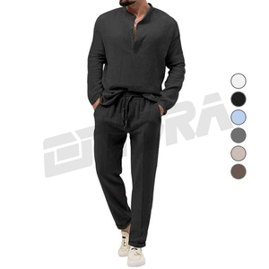 Survêtement à fleurs hawaïennes pour hommes avec chemise boutonnée à manches courtes et poche, parfait pour les journées à la plage, ambiance décontractée et style décontracté - Product Image 3