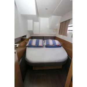 Yate de Lujo Fountaine Pajot MY 37 con Motores de 2x225 CV y 11m de Longitud - Product Image 5