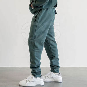 Ensemble de survêtements surdimensionnés pour hommes Tenue décontractée pour la salle de sport et l'extérieur Survêtement surdimensionné chaud pour hommes en hiver - Product Image 5