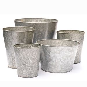 Ensemble de 3 vases décoratifs faits à la main en métal galvanisé moderne avec design personnalisé pour décoration de maison - Product Image 2