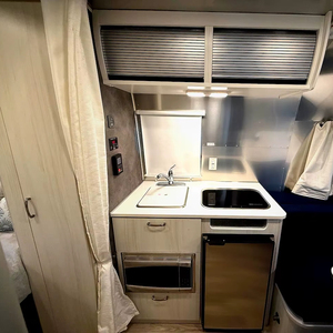 FOURNISSEUR DE Roulottes d'occasion 2024 Air stream Bam bi 16 RB - Product Image 6