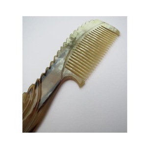 Peine de Cuerno de Búfalo para el Cuidado del Cabello y Estilo de Alta Calidad - Product Image 6