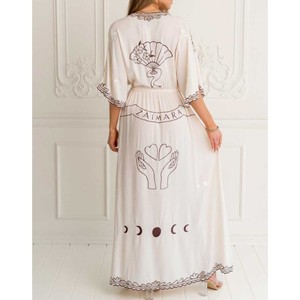 Kimono long pour femme, léger, style ouvert, avec un drapé gracieux, adapté aux tenues décontractées et aux looks inspirés des tendances - Product Image 6