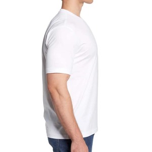 T-shirt basique en coton durable avec motif imprimé, mode écologique, poche avant - Product Image 4