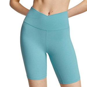Última Moda en Leggings de Yoga para Mujer, de Poliéster/Spandex, Cintura Media Cruzada, Cómodos, Largo Regular hasta el Muslo, con Patrón Bordado Personalizado - Product Image 1