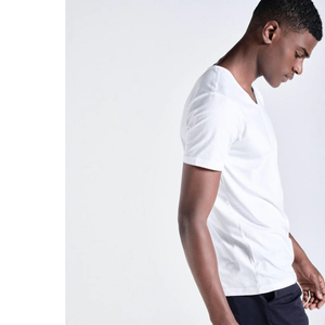 T-shirts à col en V standard pour hommes, vierges et bon marché, T-shirt à séchage rapide, T-shirts à col en V avec impression de sublimation personnalisée et logo - Product Image 5