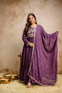 ชุดเดรสปักลายหรูหราพรีเมียม แขนยาว ขนาด 53 54 นิ้ว ผ้าคลุมไหล่ยาว 7 เมตร พร้อมผ้าปักลายประยุกต์แบบดั้งเดิมสำหรับผู้หญิง - Product Image 6