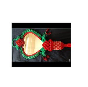 Miroir mural en macramé en forme de coeur aspect standard finition naturelle décoration de Noël colorée et décorative - Product Image 1