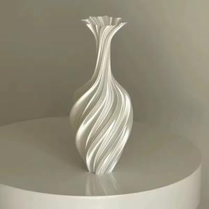 Vase décoratif en argent à texture tourbillonnée de designer, idéal pour les espaces intérieurs minimalistes et luxueux, et les espaces d'art inspirés de l'Inde - Product Image 5