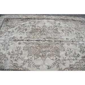 Alfombra Turca Vintage de 5.3x8.9 pies, Alfombra a Cuadros Beige - Product Image 5