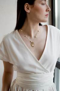 Robe d'été blanche de style ukrainien pour maman robe longue en lin à manches courtes en tissu organique léger à motifs floraux - Product Image 2