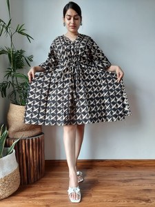 Trending Stylish Top Resort Wear Moda Talla única Vestido grande Tamaño libre Regalos de Navidad Diwali Regalos Bloque de mano Impreso para mujer - Product Image 4