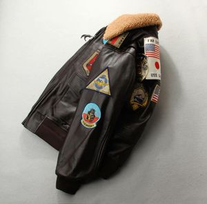 Chaqueta universitaria de cuero Premium para hombre Diseño personalizable para chaquetas de hombre de estilo clásico - Product Image 2