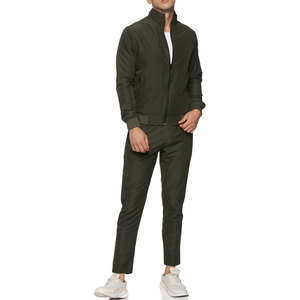 Traje moderno para sesiones de fitness diario casual o ropa de gimnasio forma fuerte ajuste de dos piezas hombres chándal prendas de vestir exteriores - Product Image 1