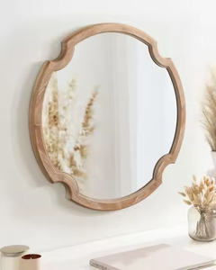 Cadre de miroir mural en bois élégant pour une utilisation décorative dans les maisons, hôtels ou restaurants avec du bois chaleureux et charmant par Azora Industries - Product Image 2