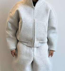 Nuevos vendedores al por mayor, chándal de poliéster en blanco personalizado para hombres, conjunto de chándal de gran tamaño de peso pesado de alta calidad para hombres - Product Image 2