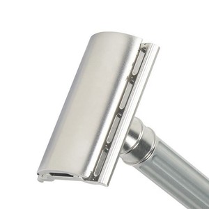 Rasoir de rasage lisse couleur argent avec poignée Rasoir de sécurité pour hommes Rasoir en acier inoxydable à lame DE robuste Marque privée OEM - Product Image 6