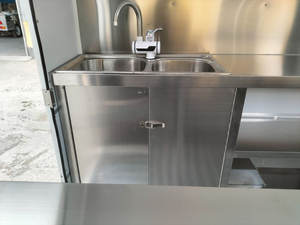 Camion de restauration mobile en aluminium d'occasion, entièrement équipé, pour hot-dogs, barbecue, glaces, avec garantie de 2 ans - Product Image 2