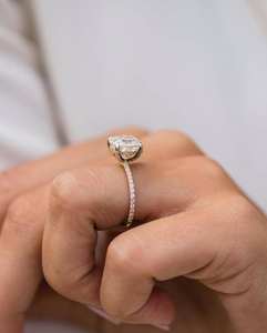 Fourniture en gros d'une bague en diamant créée en laboratoire plaquée or 14 carats la plus demandée 0,31ct Certifié IGI empilable cadeau de fête de mariage Inde - Product Image 3