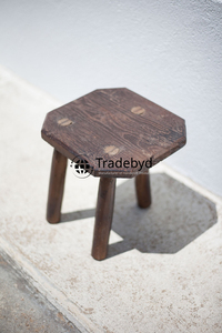 Tabouret en bois poli à la main pour la décoration de la maison et de l'hospitalité Tradebyd - Product Image 3