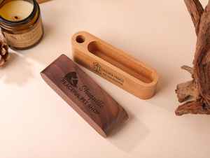 Moderno Estuche para Tarjetas de Madera |   Cartera Delgada de Madera Natural para Tarjetas Bancarias |   Organizador de Tarjetas de Crédito Hecho a Mano - Product Image 4