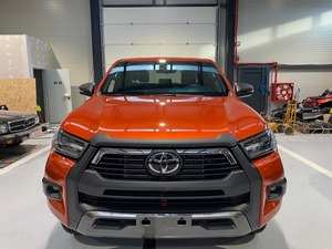 Toyota Hilux 2025 Diésel SUV 4.1-6L Automática 50,001-75,000 Millas Asientos de Cuero Techo Solar En Venta - Product Image 6
