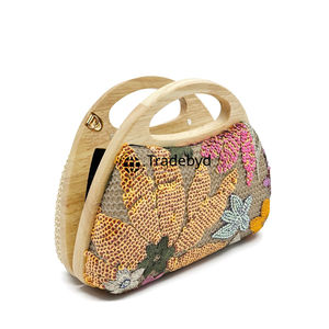 Pochette brodée de créateur pour mariage et fête par Tradebyd - Product Image 6