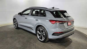 Audi Q4 e-tron 2024 d'occasion en parfait état - Product Image 3