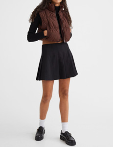 Chaqueta acolchada de invierno de nailon impermeable con relleno de algodón grueso, mangas desmontables, diseño con capucha, top corto sin mangas. - Product Image 1