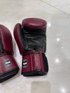 นวมชกมวยหนังวัวแท้ถุงมือซ้อมมวยหนังวัวสีดำแดงถุงมือซ้อมชกมวย MS-BG-3505 - Product Image 3