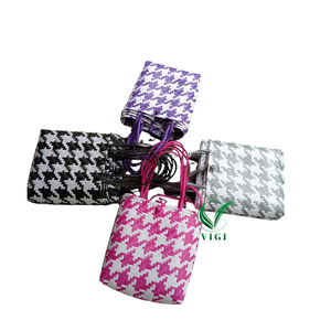 Bolsa de mercado de artesanía de plástico de Vietnam, bolso hecho a mano para marcas de cero residuos, picnics en la playa y fotografía de estilo de vida - Product Image 3