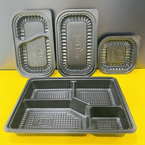 Varios tamaños Tien Duc Plastic Factory 1-2-4 Compartimentos Contenedor de plástico desechable para alimentos con tapa transparente Color negro para llevar - Product Image 1