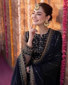 Conjunto de ropa de estilo de celebridad pakistaní Premium Readymade Salwar Kameez para fiesta y ropa de moda festiva a precios al por mayor - Product Image 3