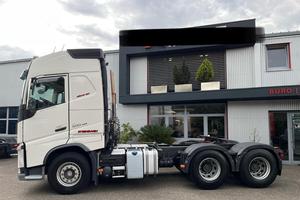 Vol-vo FH 500 Globetrotter 6x4 Euro6, Trasmissione Automatica, Motore Diesel 451-500 CV, Capacità di Carico 21-30T, Sedile con Sospensione Pneumatica - Product Image 3