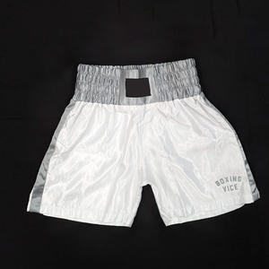 Short de boxe pour femme OEM de Streetgrace avec options d'impression de logo en tissu respirant sur mesure et support de marque privée - Product Image 5