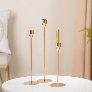 Juego de 3 portavelas de metal dorado brillante clásico para decoraciones navideñas - Product Image 6