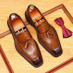 Zapatos de Vestir Formales de Negocios de Gran Tamaño, de Cuero Grabado con Brocado Retro Británico, en Color Negro, Zapatos de Cuero para Hombre para Bodas - Product Image 1