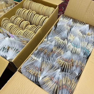 Été Nouveau Design Vacances Style Rural Boucles d'oreilles en bois de rotin Tissage de paille en bois Tresse Goutte Géométrique au Viet Nam - Product Image 6