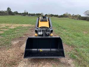 Mini-chargeuse compacte sur chenilles Vermeer CTX100 2023 avec moteur Kohler 40 CV et pompe de boîte de vitesses pour chargeuse compacte, garantie 4 ans, haute efficacité - Product Image 4
