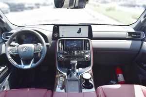 LEXUS LX600 2025 Usado, Motor Diésel V6 de 3.3L, Doble Turbo, 301HP/4000RPM, 6 Cilindros, 7 Asientos, Transmisión Automática de 10 Velocidades - Product Image 5