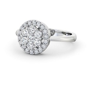 Anillo de compromiso de Halo de racimo de joyería de mujer personalizada de diamante cultivado de laboratorio de corte brillante redondo, joyería de boda certificada de oro sólido de 10K - Product Image 1