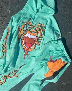 ชุดวอร์มผู้ชายแบบมีฮู้ดพิมพ์ลายน้ำหนักเบา พร้อมกางเกงจ็อกเกอร์ทรงหลวมและกางเกงสเวตแพนท์ทรงบาน - Product Image 2