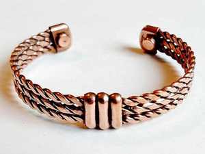 กำไลข้อมือทองแดงแท้ดีไซน์ใหม่สุดฮิต ดีไซน์เชือกถักสามเส้น กำไลทองแดงแม่เหล็กสำหรับโรคข้ออักเสบ - Product Image 2