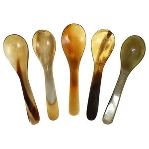CON CUCHARA DE CUERNO BLANCO PULIDO para el hogar y el restaurante Uso en la cocina Tazón de estilo animal artesanal de la mejor calidad en venta - Product Image 1