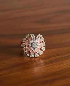 Bague en argent 925 moderne à succès avec diamant moissanite et pierre rose - Product Image 2