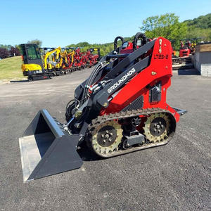 Minicargadora con cabina cerrada de bajo ruido y visualización de datos en tiempo real para un funcionamiento cómodo y preciso en cualquier terreno - Product Image 4