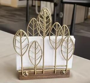 Porte-serviettes élégant en métal avec base en bois Support de mouchoirs de table moderne pour salle à manger, cuisine et décoration intérieure en or et noir - Product Image 2