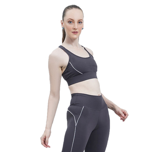 Top de sport longline push-up en jersey respirant et écologique, doux comme du beurre, décontracté, pour l'été, Lulu 2025 - Product Image 2