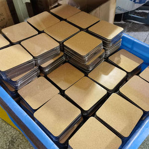 110. Juego de posavasos de madera artesanales de primera calidad, diseñados con textura de madera natural resistente, ideales para un uso duradero en la mesa. - Product Image 4